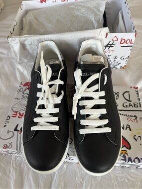 Dolce & Gabbana Black Leather Low-Top Sneakers with White Accents